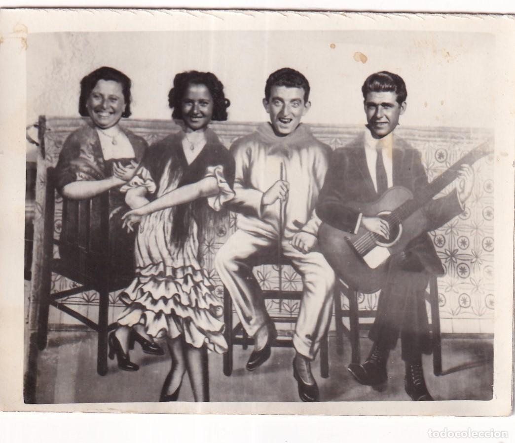Antique Photography: Fotograf&iacute;a 10,50 x 7,50 cm fotomontaje de feria. No figura fot&oacute;grafo.