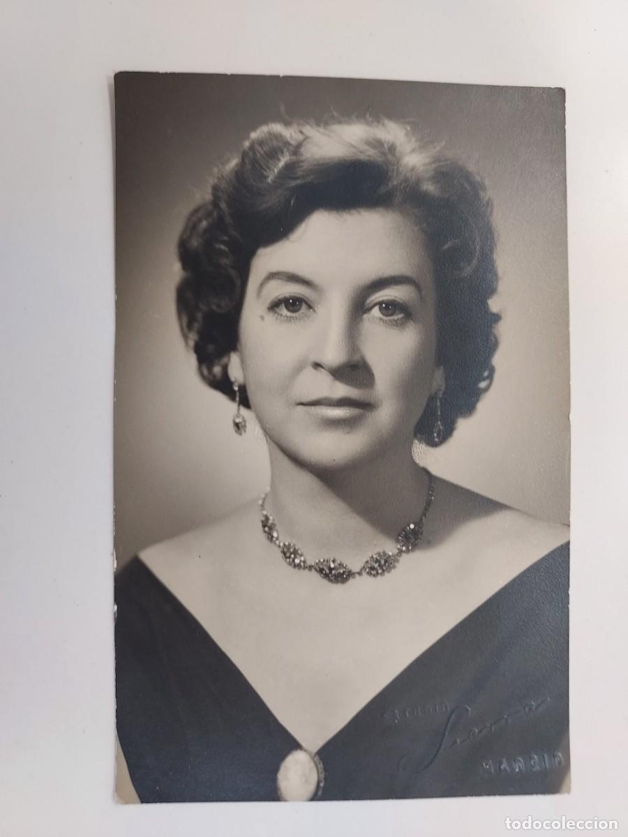 Fotograf&iacute;a antigua: FOTOGRAFO ESTUDIO SIERRA SELLO SECO, MADRID. RETRATO MUJER. A&Ntilde;O 1959. 8,5 X 13,5 CM
