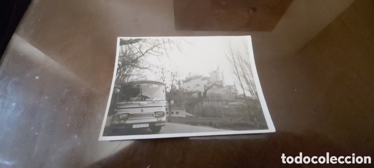 Fotograf&iacute;a antigua: FOTOGRAFIA ALCAZAR DE SEGOVIA Y AUTOBUS A&Ntilde;OS 60