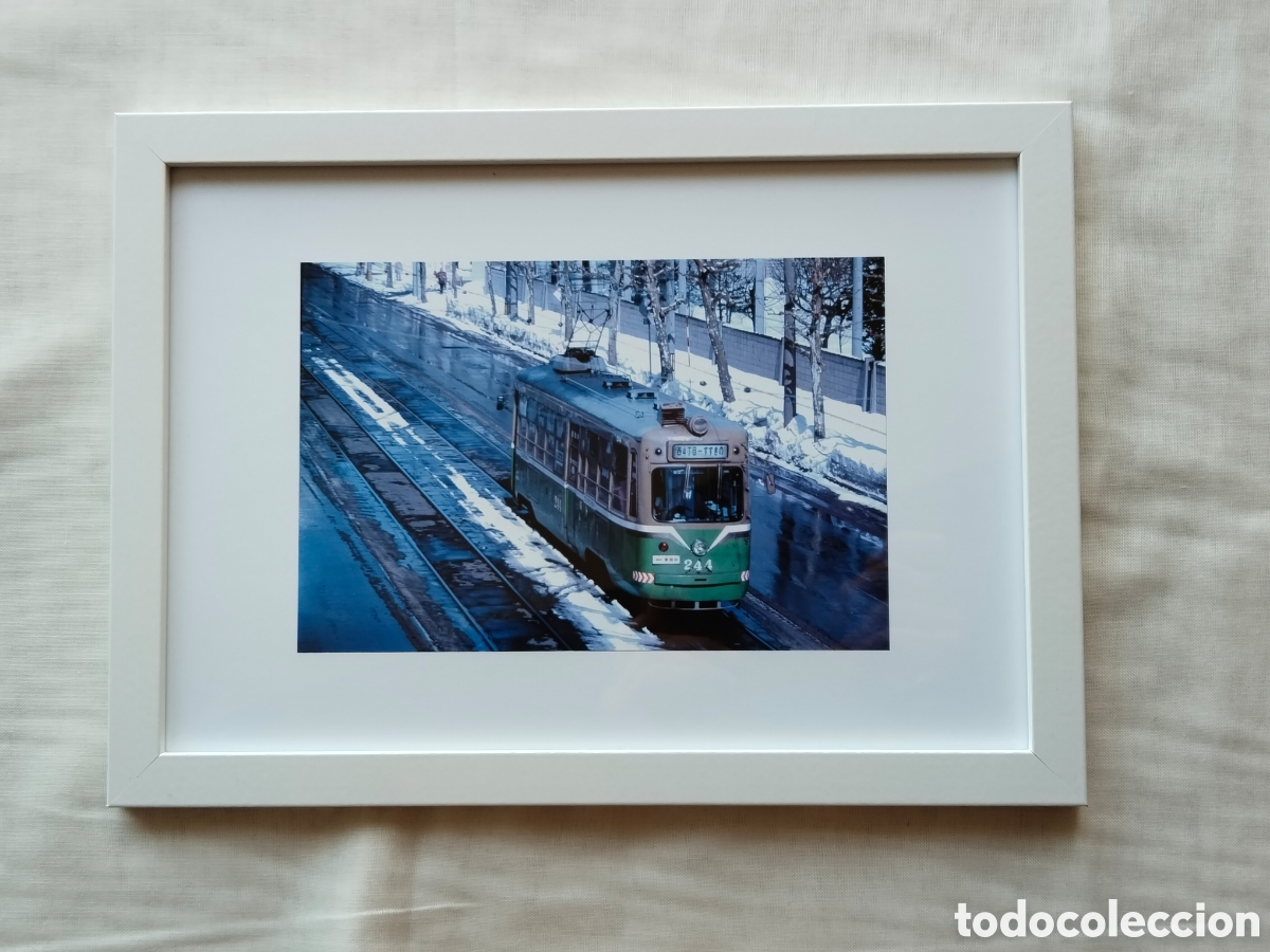 Fotograf&iacute;a antigua: Fotograf&iacute;a Enmarcada Tranv&iacute;a Cl&aacute;sico De Sapporo (Jap&oacute;n) En La Nieve