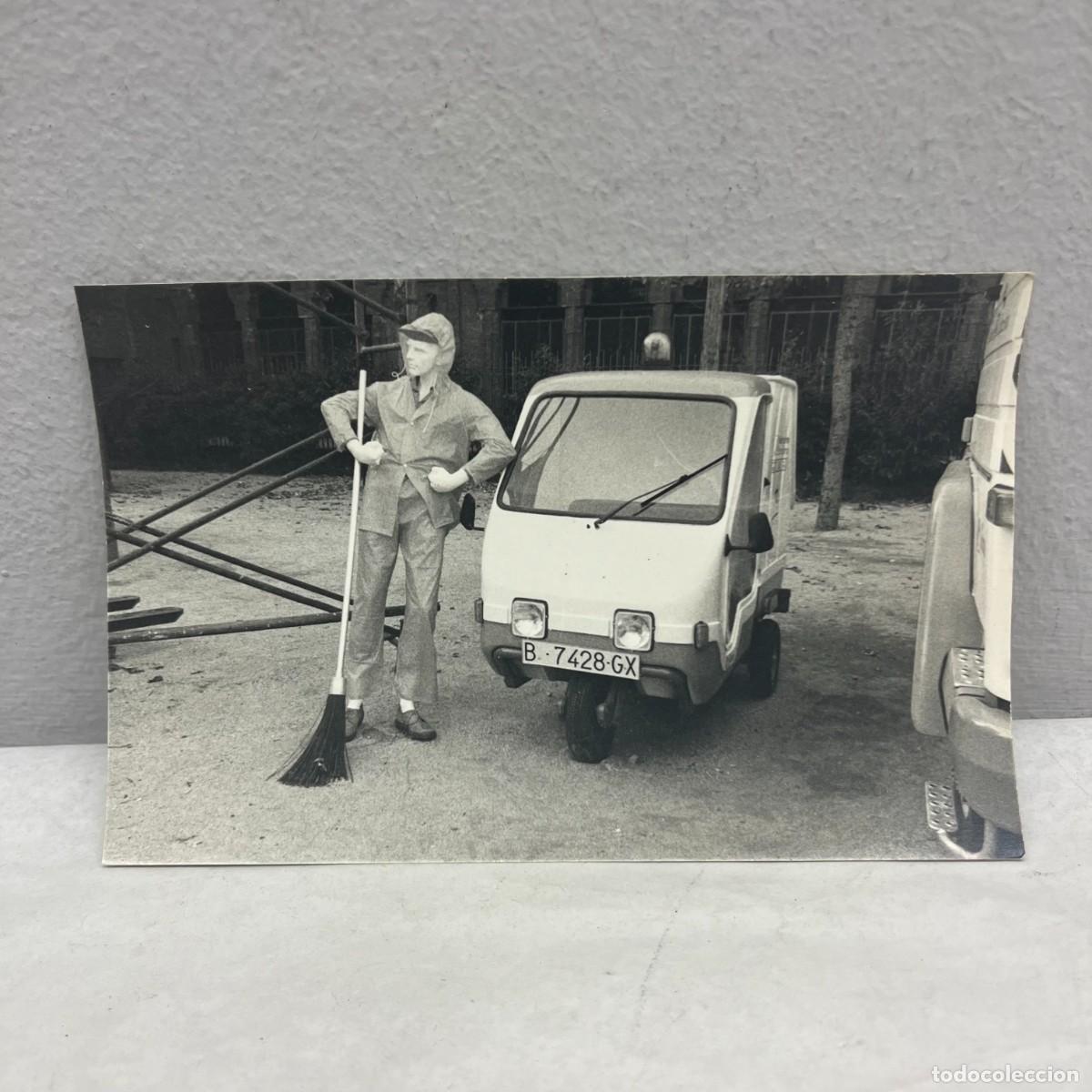 Fotograf&iacute;a antigua: ANTIGUA FOTOGRAFIA - MICROCOCHE URBANO - BARRENDERO - 1985 - 140 X 90 MM / 4626
