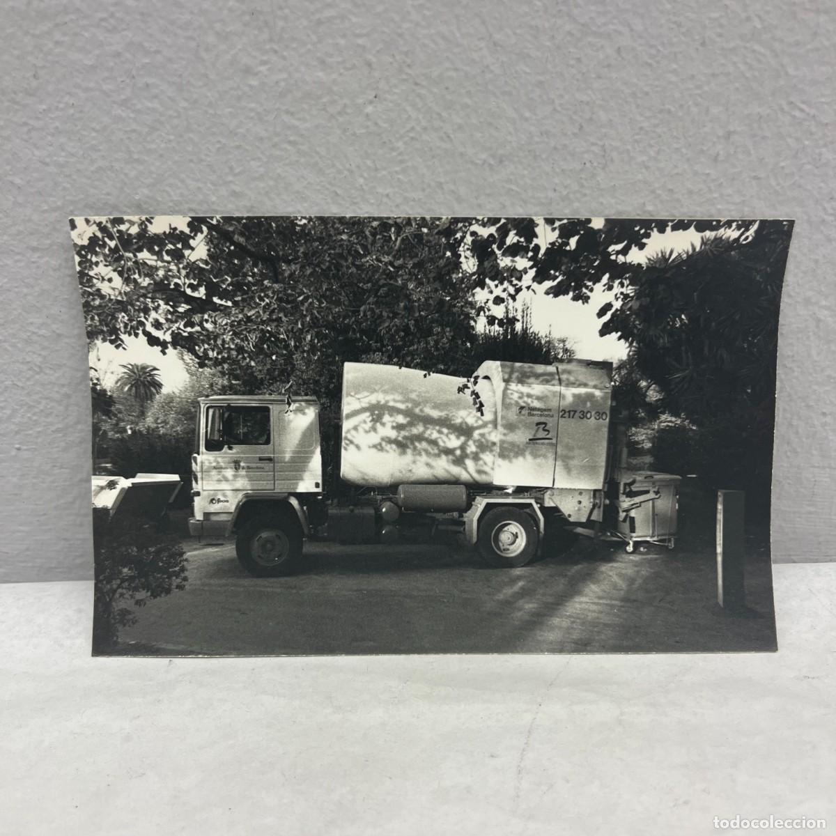 Fotograf&iacute;a antigua: ANTIGUA FOTOGRAFIA - CAMI&Oacute;N DE LA BASURA - NETEGEM BARCELONA - 1985 - 140 X 90 MM / 4635