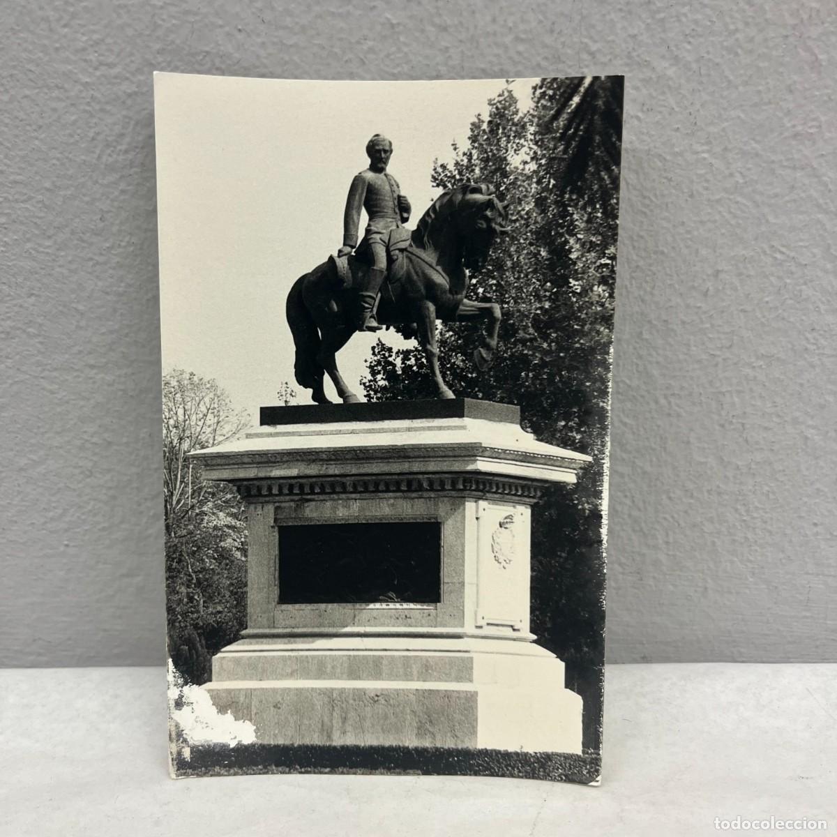 Fotograf&iacute;a antigua: ANTIGUA FOTOGRAFIA - PARC CIUTADELLA - ESTATUA DEL GENERAL PRIM - 7 AGOSTO 1989 - 140 X 90 MM / 4676