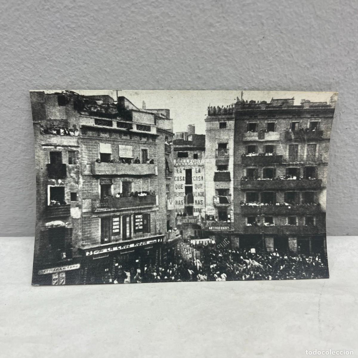 Fotograf&iacute;a antigua: ANTIGUA FOTOGRAFIA - PLA&Ccedil;A NOVA - CALLES LLENAS DE GENTE - BARCELONA - 140 X 90 MM / 4919