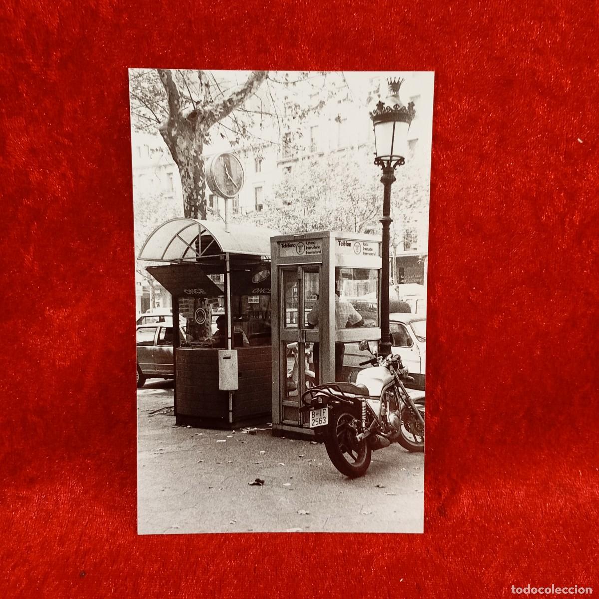 Fotograf&iacute;a antigua: ANTIGUA FOTOGRAFIA - PASSEIG DE GRACIA - CABINA DE LA ONCE - BARCELONA - 1990 - 140 X 90 MM / 5133
