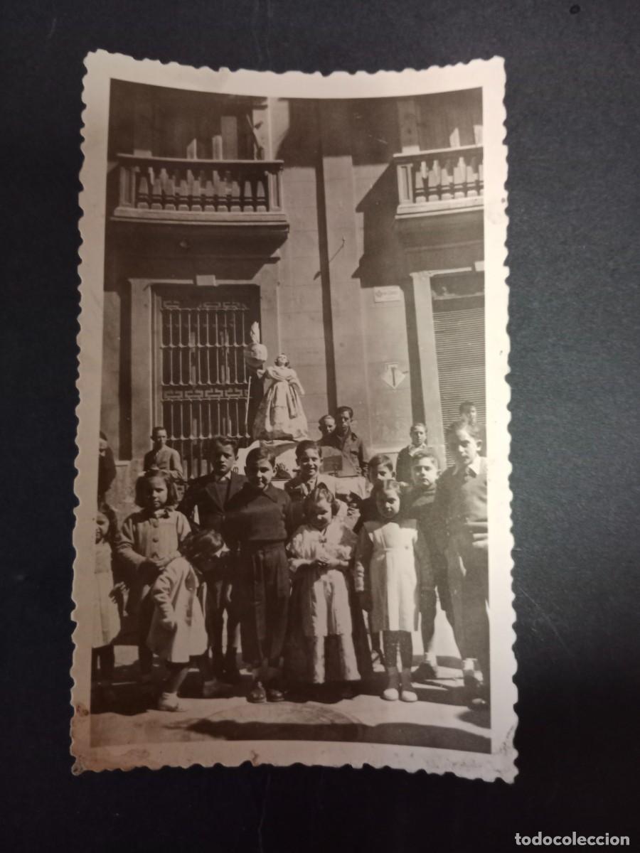 Fotograf&iacute;a antigua: FOTO 1944 COMISION Y FALLERA MAYOR INFANTIL FALLA DESAPARECIDA CALLE BARCAS PASCUAL Y GENIS VALENCIA