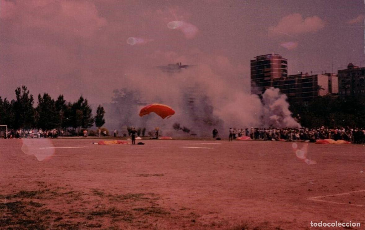 Fotograf&iacute;a antigua: :::: PH671 - FOTOGRAFIA - EXIBICI&Oacute;N DE PARACAIDISMO