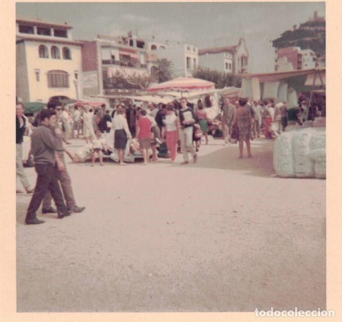 Fotografia antica: :::: C123 - FOTOGRAFIA - GENTE EN UN MERCADO