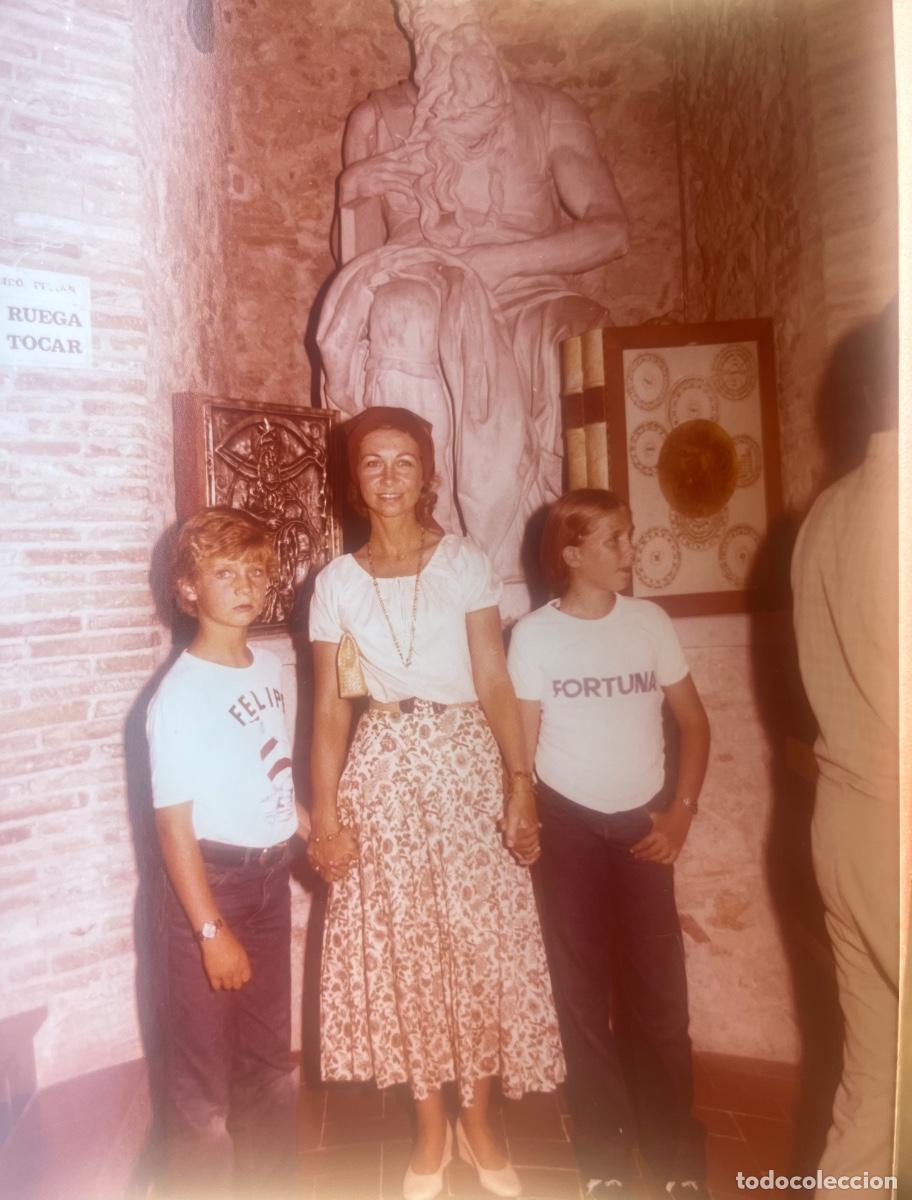 Fotograf&iacute;a antigua: FOTOGRAF&Iacute;A ORIGINAL DE LA REINA SOF&Iacute;A Y EL REY FELIPE VI MUSEO DALI FIGUERES 1978