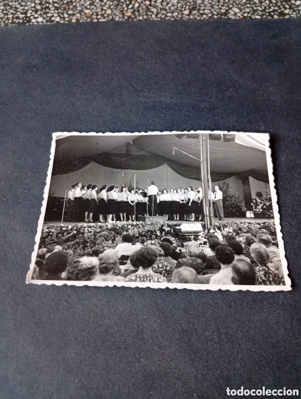 Fotografia antica: Fotograf&iacute;a coro cantando, Saval