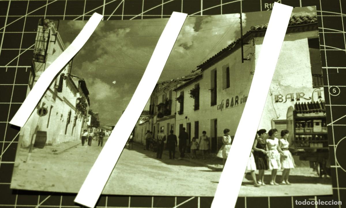 Fotograf&iacute;a antigua: Fotograf&iacute;a formato postal tomada en M&oacute;stoles (Madrid) en los a&ntilde;os 1960. Mide 13,7 x 9,3 cm.