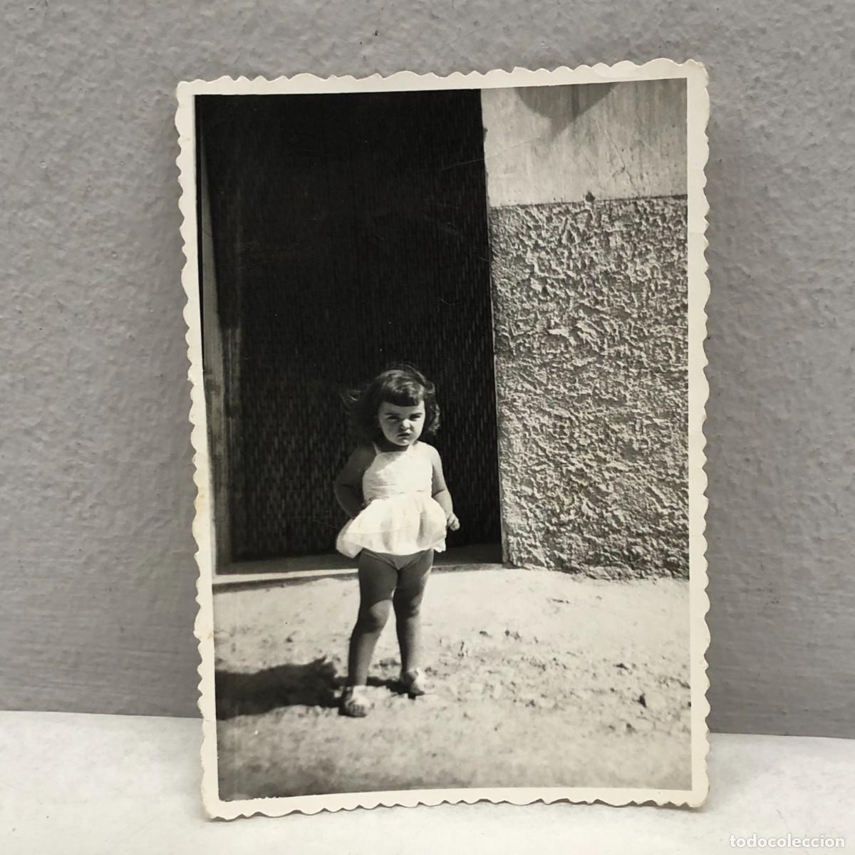 Fotograf&iacute;a antigua: ANTIGUA FOTOGRAFIA - RETRATO NI&Ntilde;A - VESTIDO BLANCO - A&Ntilde;OS 40 - 100 X 70 MM / 322