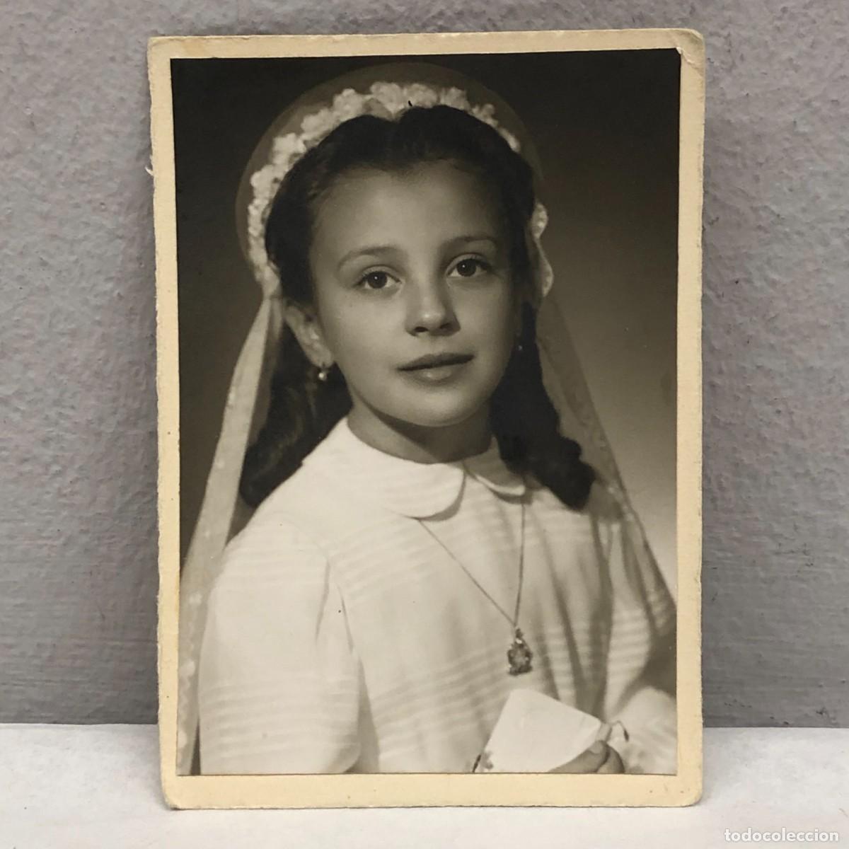 Fotograf&iacute;a antigua: ANTIGUA FOTOGRAFIA - RETRATO NI&Ntilde;A EN SU PRIMERA COMUNI&Oacute;N - A&Ntilde;OS 50 - 100 X 70 MM / 349