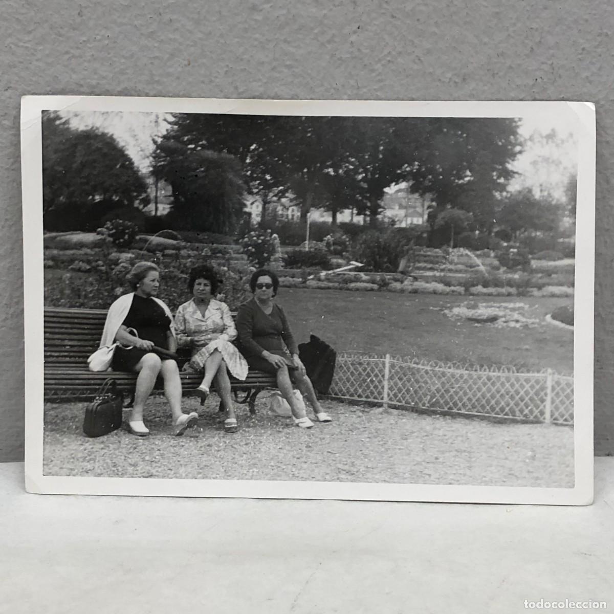 Fotograf&iacute;a antigua: ANTIGUA FOTOGRAFIA - RETRATO 3 SE&Ntilde;ORAS - PARQUE URBANO - GOMEZ VIDAL, LERIDA - 125 X 90 MM / 361