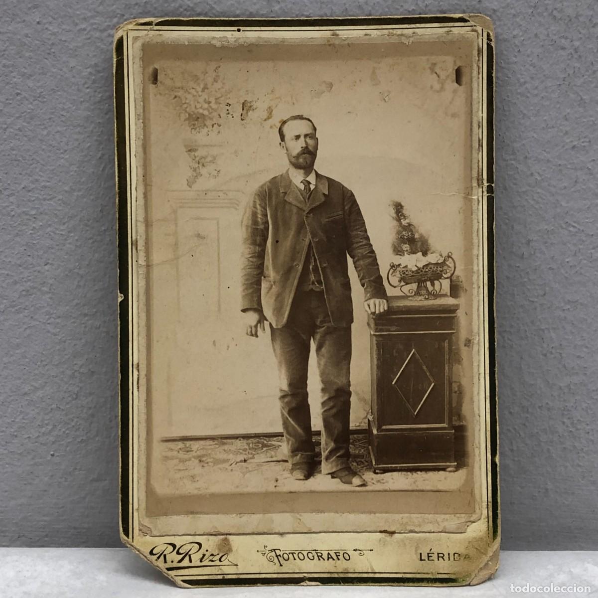 Fotograf&iacute;a antigua: ANTIGUA FOTOGRAFIA - RETRATO HOMBRE - R. RIZO FOT&Oacute;GRAFO, L&Eacute;RIDA - A&Ntilde;OS 30 - 160 X 110 MM / 369