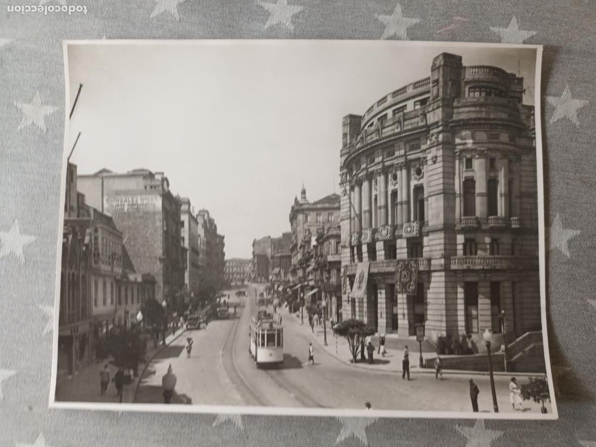 Fotografia antiga: FOTOGRAF&Iacute;A VIGO. TRANV&Iacute;A. TEATRO ROSALIA DE CASTRO CALLE POLICARPO SANZ. PONTEVEDRA.