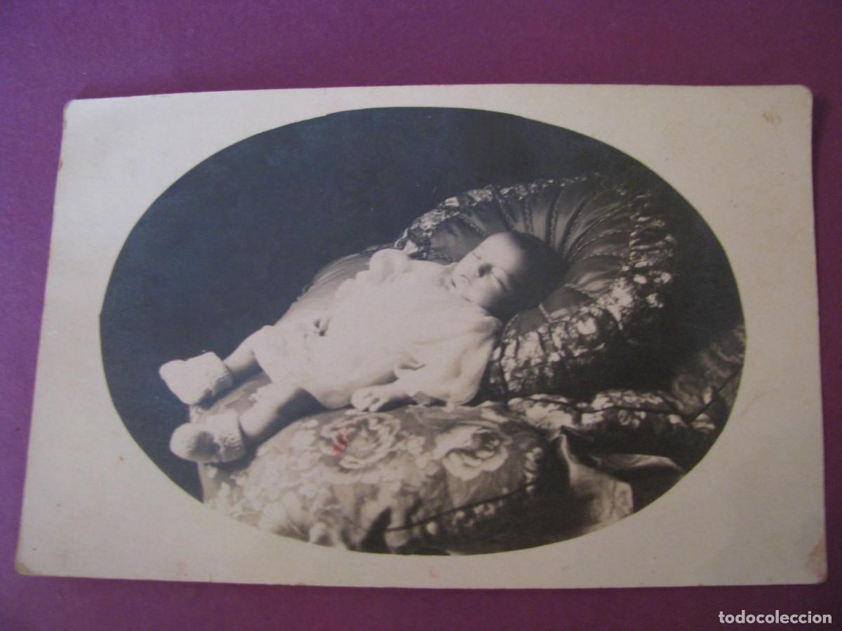 Fotograf&iacute;a antigua: ANTIGUA FOTO DE UN BEBE RECIEN NACIDO. A&Ntilde;O 1925. 14X9 CM