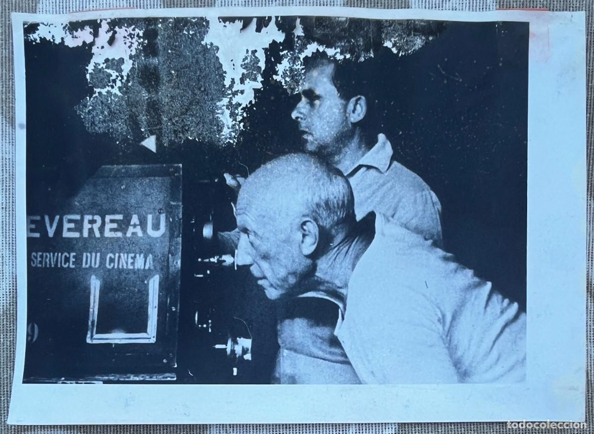 Fotograf&iacute;a antigua: ANTIGUA FOTOGRAFIA DE PABLO PICASSO, CON EL DIRECTOR DE CINE CLOUZOT, EN UN DESCANSO DEL RODAJE DE L