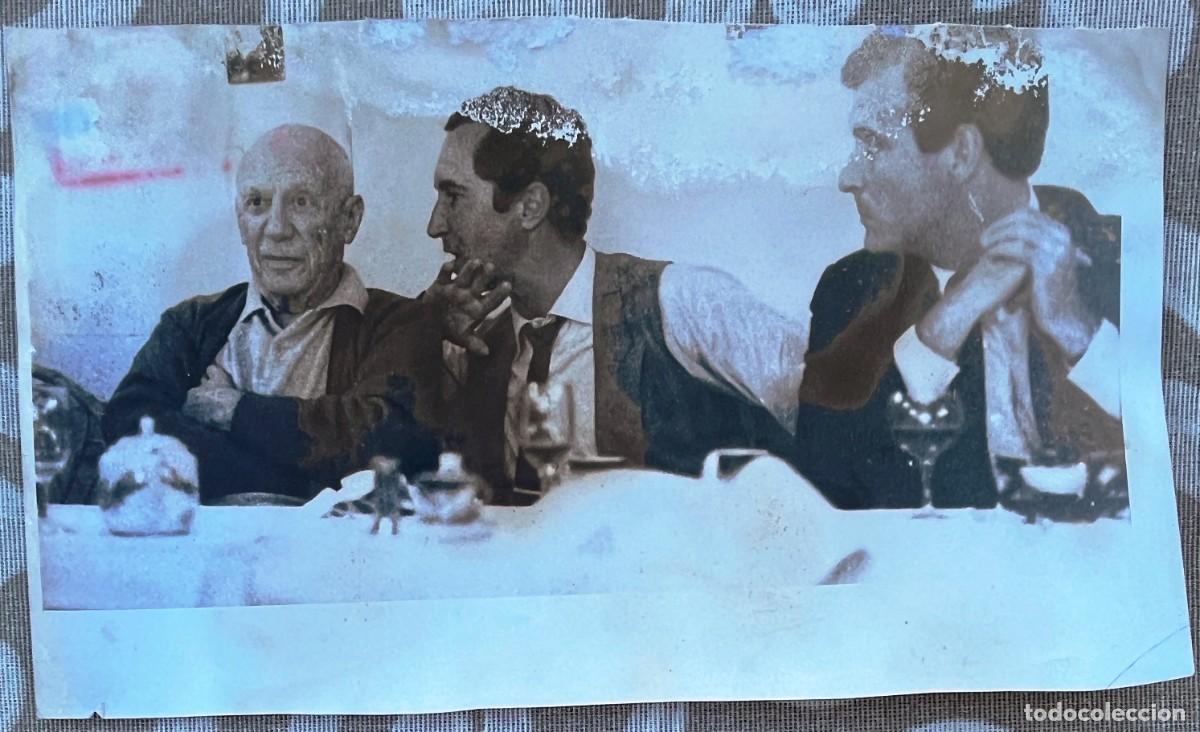 Fotograf&iacute;a antigua: ANTIGUA FOTOGRAFIA DE PABLO PICASSO, CON EL TORERO LUIS MIGUEL DOMINGUIN, DURANTE UNA FIESTA 1971, M