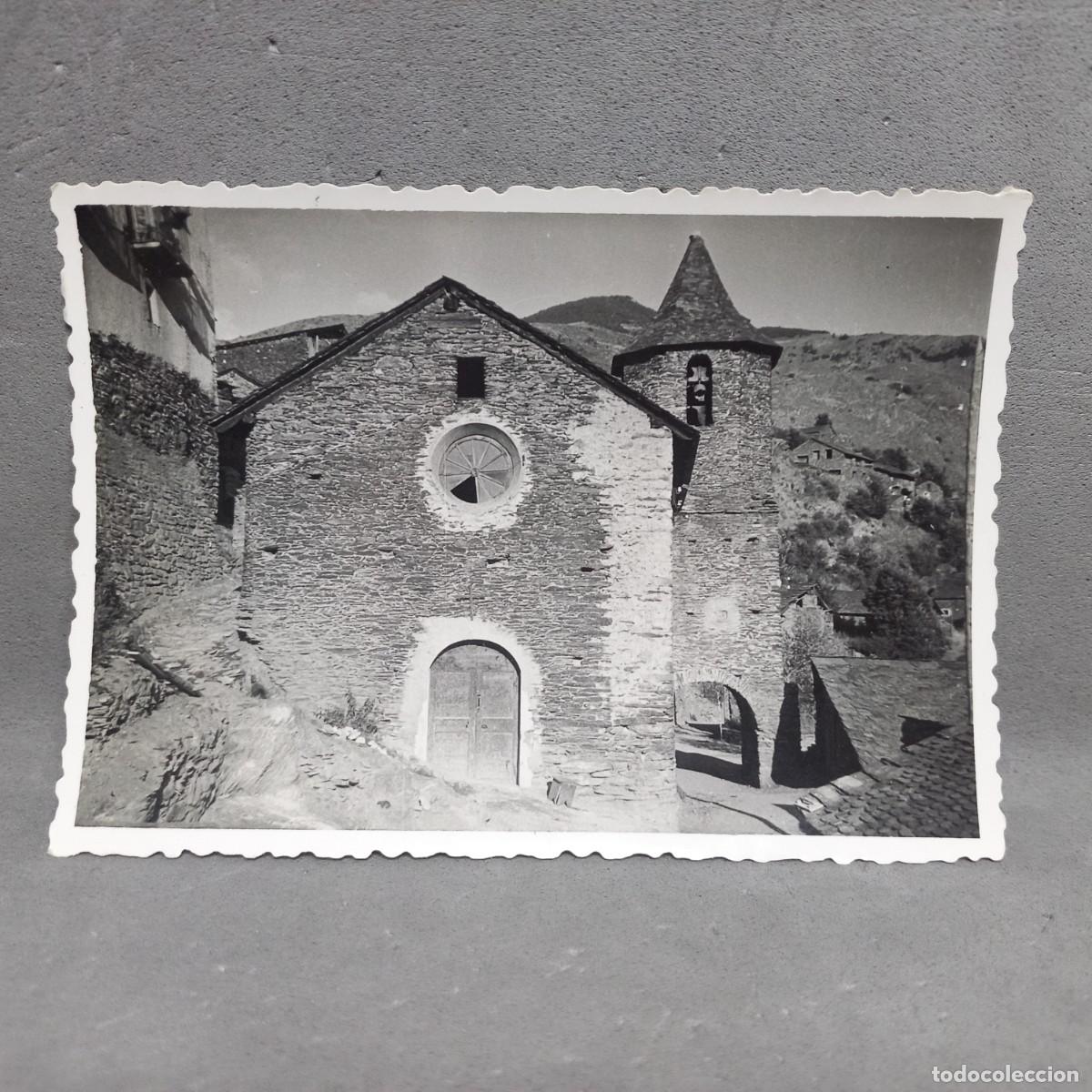 Fotograf&iacute;a antigua: Antigua fotografia de la iglesia de Sant Roc o Santa Eull&agrave;llia de M&egrave;rida, Farrera (Lleida). A&ntilde;os 60