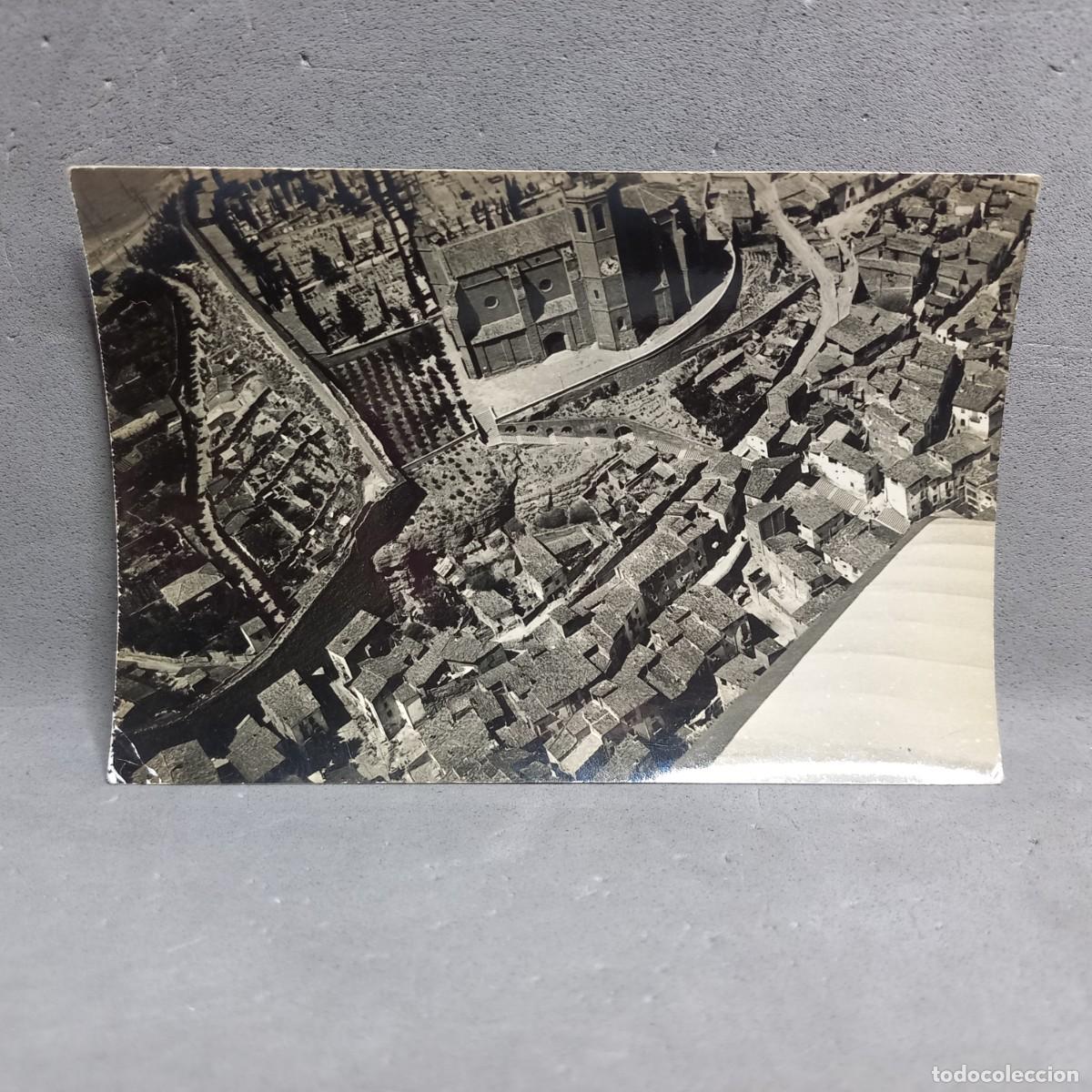 Fotograf&iacute;a antigua: Antigua fotografia de Balaguer (Lleida), Iglesia de Santa Maria. A&ntilde;o 1962. Vista desde el aire.