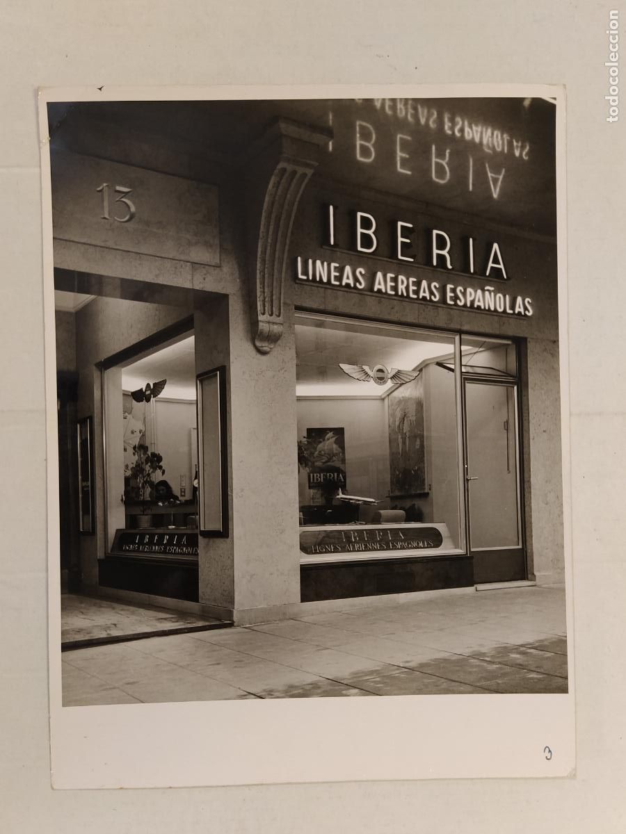 Fotograf&iacute;a antigua: LINEAS AEREAS ESPA&Ntilde;OLAS IBERIA - DELEGACION DE GINEBRA - FOTOGRAFIA ANTIGUA -(V-28.205-1)