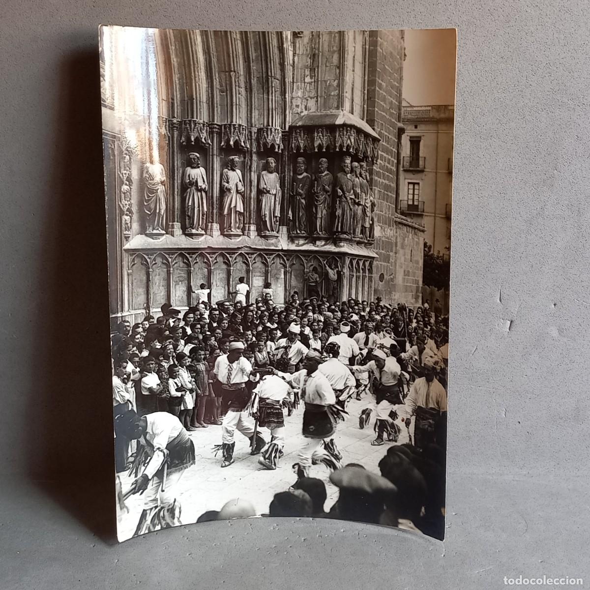 Fotograf&iacute;a antigua: Antigua fotograf&iacute;a Hermenegild Vallv&eacute;. Sta Tecla, Tarragona, ball de bastons, Catedral. A&ntilde;os 20-30