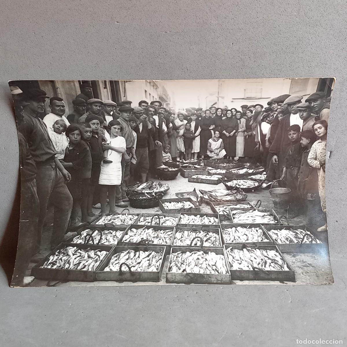 Fotograf&iacute;a antigua: Antigua fotograf&iacute;a Hermenegild Vallv&eacute;. Tarragona, El Serrallo, St. Pere, llegada pescado. A&ntilde;os 20-30