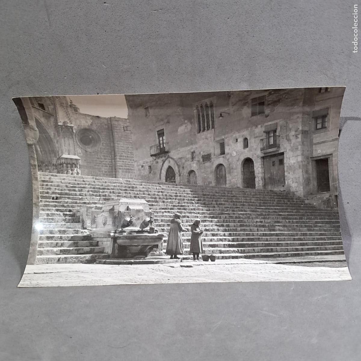 Fotograf&iacute;a antigua: Antigua fotograf&iacute;a Hermenegild Vallv&eacute;. Llenando c&aacute;ntaros en P Santiago Rusi&ntilde;ol, Tarragona A&ntilde;os 20-30
