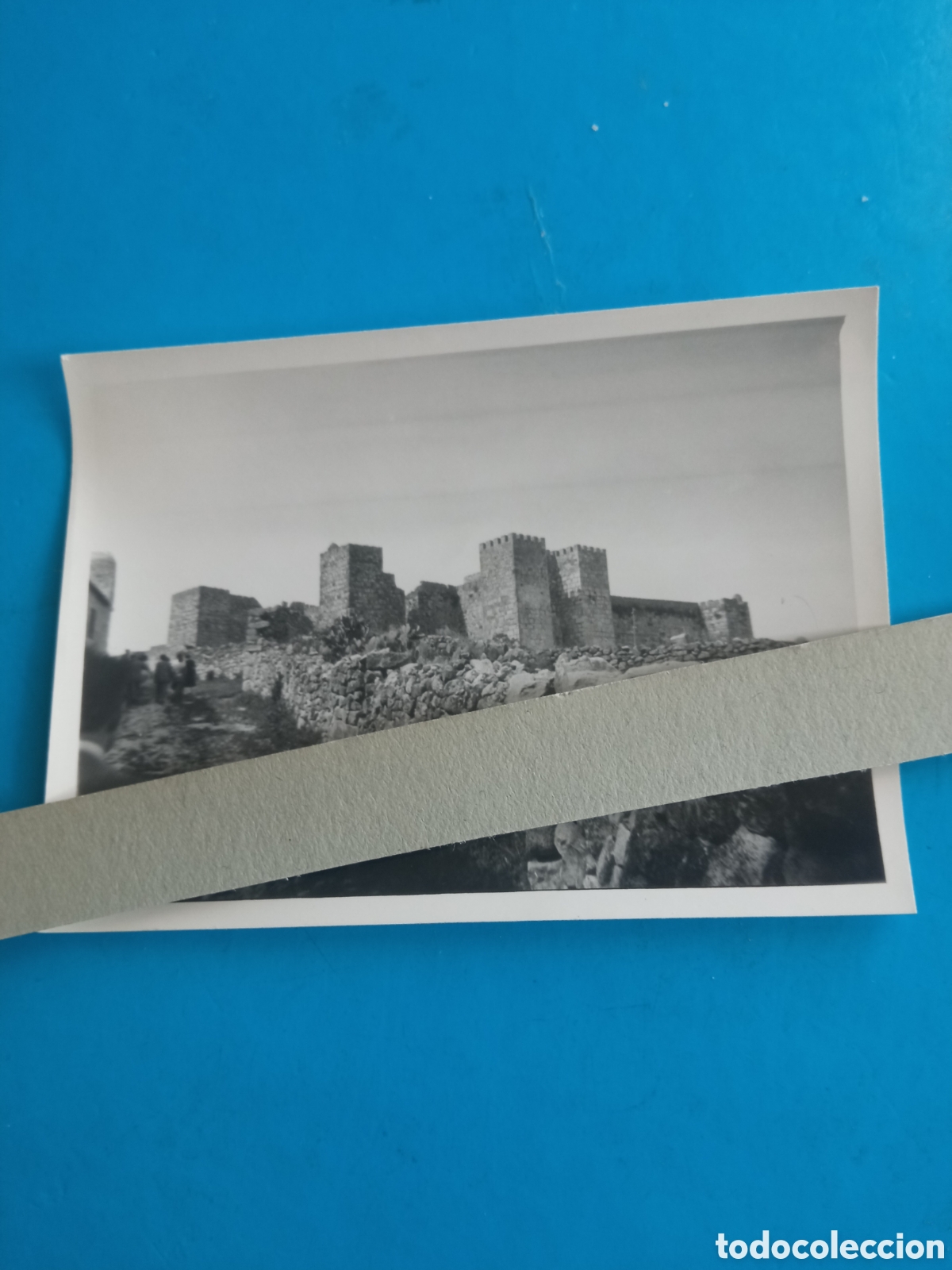 Fotograf&iacute;a antigua: Antigua fotograf&iacute;a, Castillo de Trujillo, 1952, mide 98x71 mm