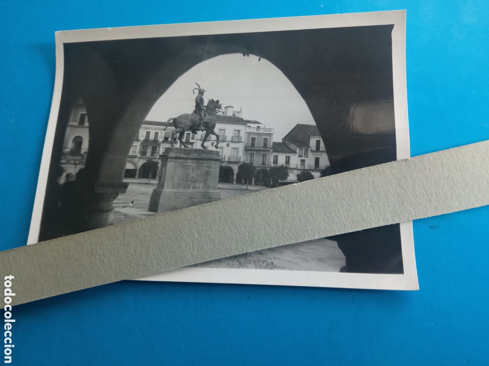 Fotograf&iacute;a antigua: Antigua fotograf&iacute;a, Trujillo 1952, mide 98x70 mm
