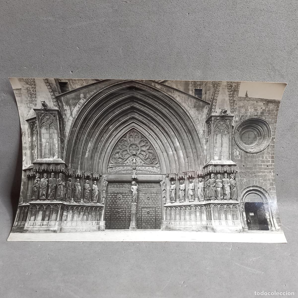 Fotograf&iacute;a antigua: Antigua fotograf&iacute;a Hermenegild Vallv&eacute;. Tarragona, Puerta de la Catedral, Pla de la Seu. A&ntilde;os 20-30