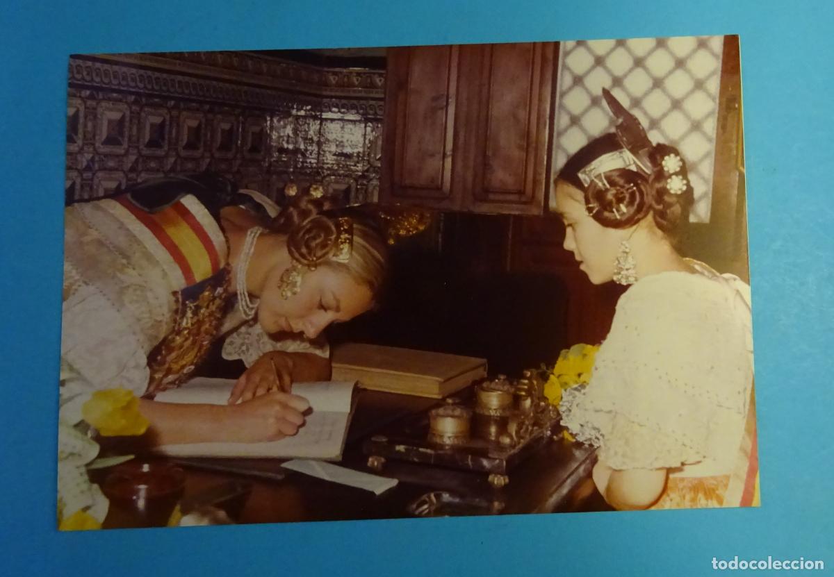 Fotograf&iacute;a antigua: FOTOGRAF&Iacute;A FALLERA MAYOR Y FALLERA MAYOR INFANTIL DE VALENCIA. FALLAS 1974
