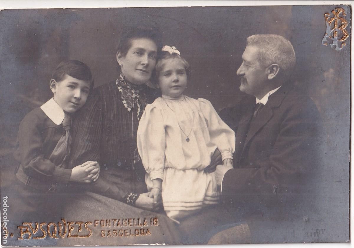 Antique Photography: Fotograf&iacute;a formato postal. Familialia. Busquets fot&oacute;grafo. Barcelona. Sin circular. Orla modernista.