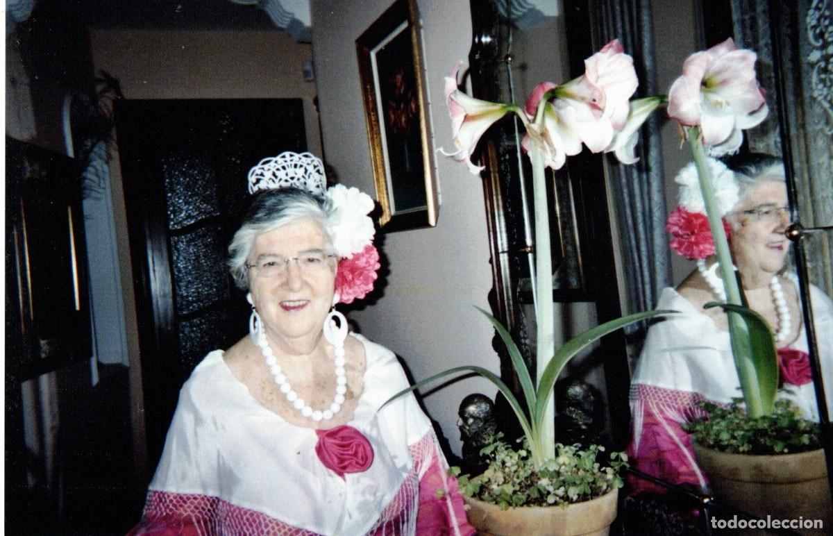 Fotograf&iacute;a antigua: :::: JN458 - FOTOGRAFIA - SE&Ntilde;ORA VESTIDA DE SEVILLANA