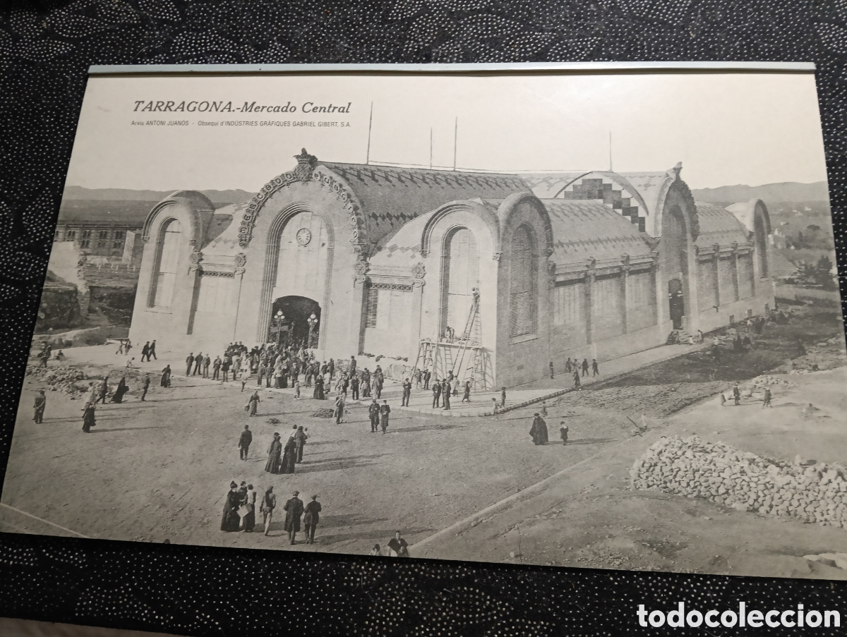 Fotograf&iacute;a antigua: Fotograf&iacute;a de la construcci&oacute;n del Mercado Central de Tarragona Arxiu Antonio Juan&oacute;s mide 44 x 28 cm.