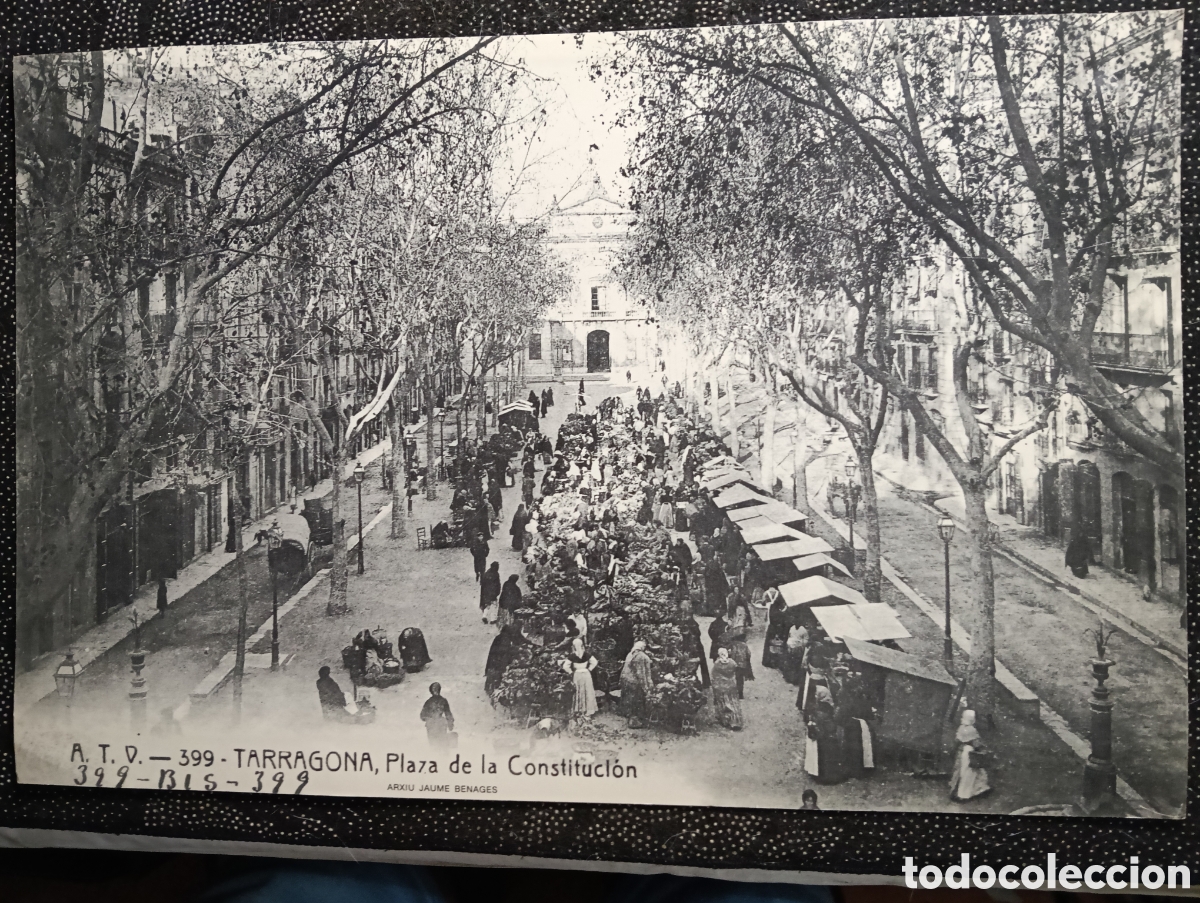 Fotograf&iacute;a antigua: Fotograf&iacute;a la plaza de la Constituci&oacute;n en Tarragona siglo XX mide 43 x 28 cm reproducci&oacute;n