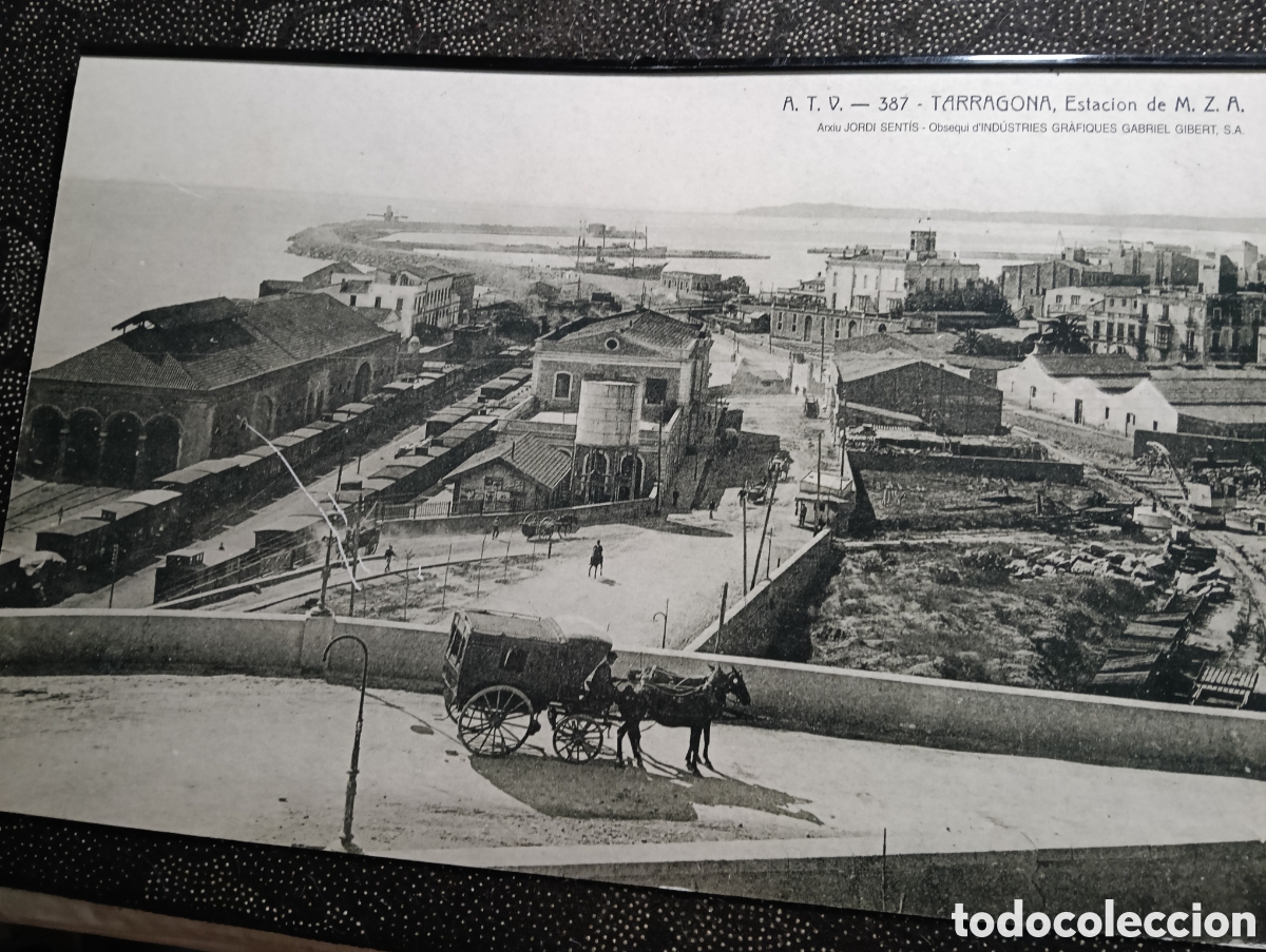 Fotograf&iacute;a antigua: Fotograf&iacute;a Estaci&oacute;n del tren M.Z.A. de Tarragona Arxiu Jordi Sent&iacute;s siglo XX mide 43 x 28 cm reprodu