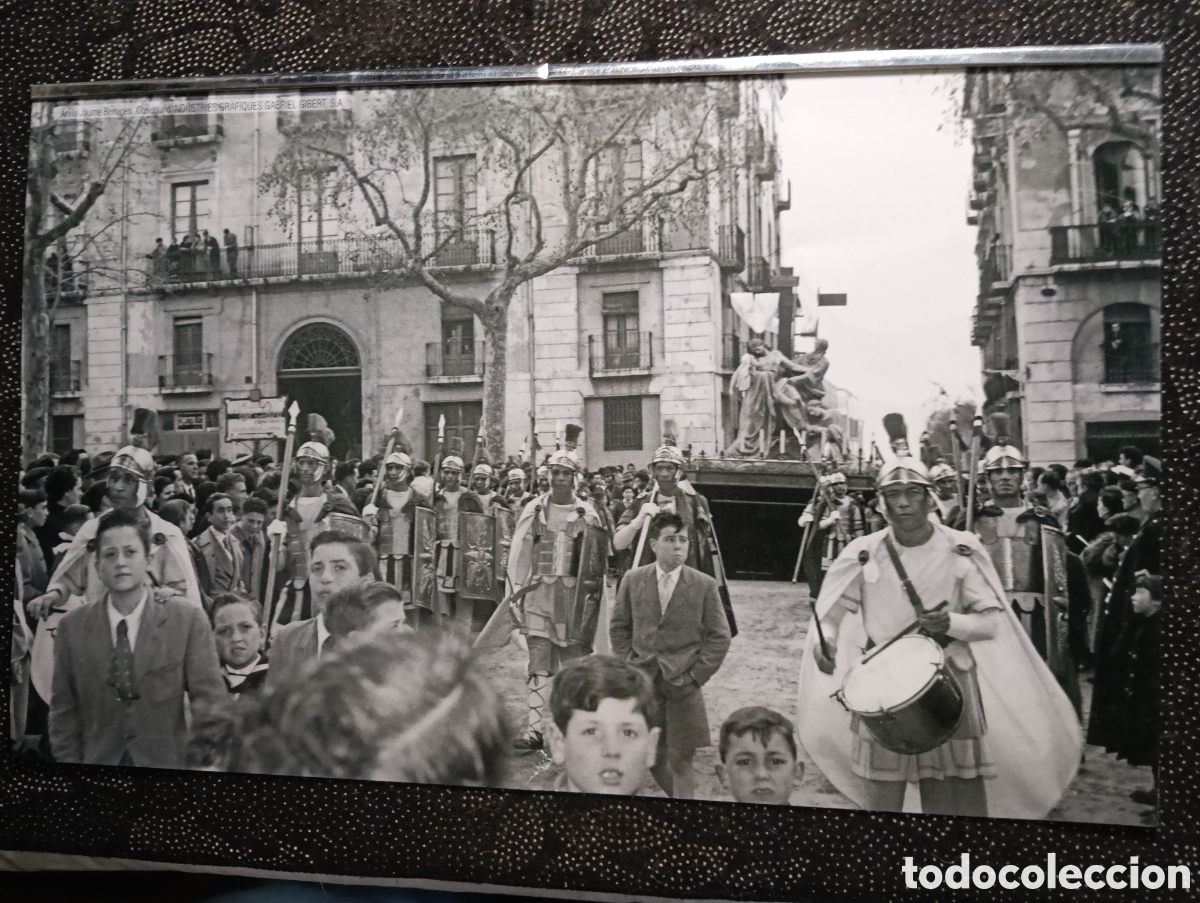 Fotograf&iacute;a antigua: Fotograf&iacute;a dels Armats de Tarragona (soldados romanos) siglo XX mide 43 x 28 cm reproducci&oacute;n