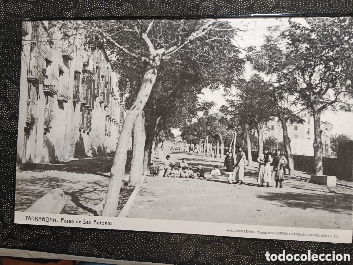 Fotograf&iacute;a antigua: Fotograf&iacute;a del paseo de San Antonio Tarragona Arxiu Jordi Sent&iacute;s siglo XX mide 43 x 28 cm reproducci