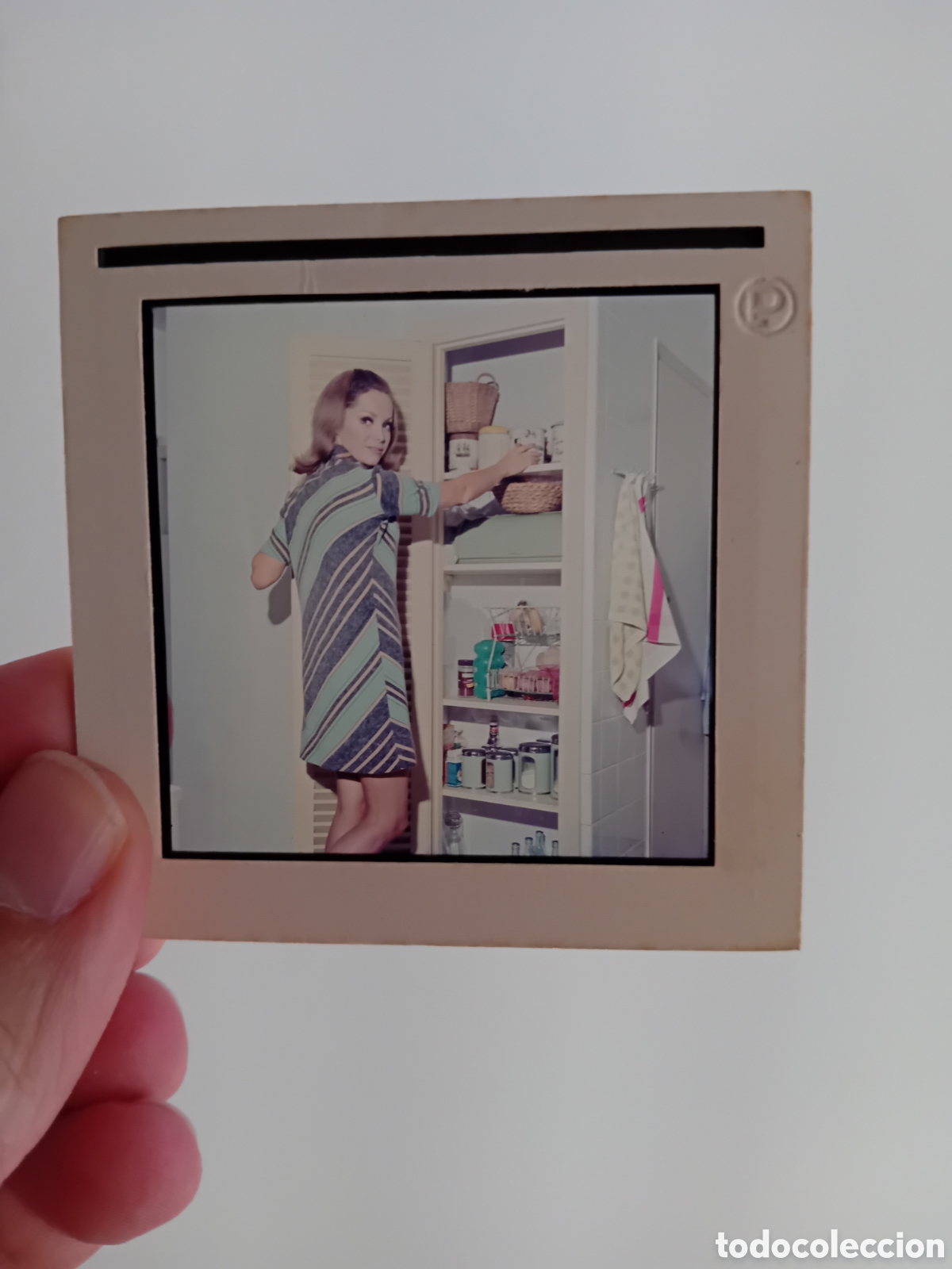 Fotograf&iacute;a antigua: 7 DIAPOSITIVAS PLACAS MEDIO FORMATO MODELO PUBLICITARIA HACIENDO TAREAS DEL HOGAR. A&Ntilde;OS 70
