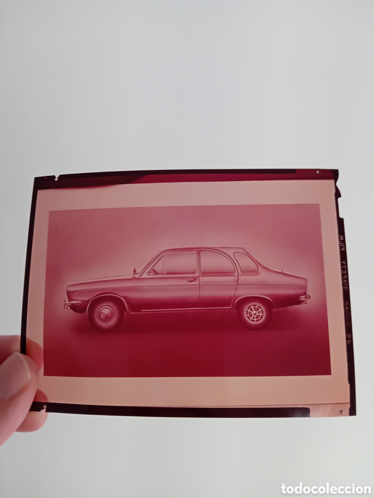 Fotograf&iacute;a antigua: DIAPO PLACA GRAN FORMATO ILUSTRACI&Oacute;N PUBLICITARIA DE UN COCHE. A&Ntilde;OS 70