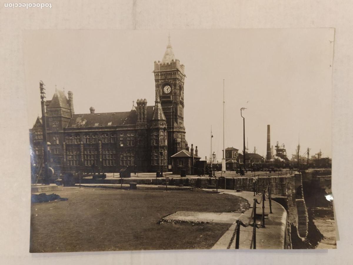Fotograf&iacute;a antigua: Pierhead Building en Cardiff, Gales - FOTOGRAFIA ANTIGUA