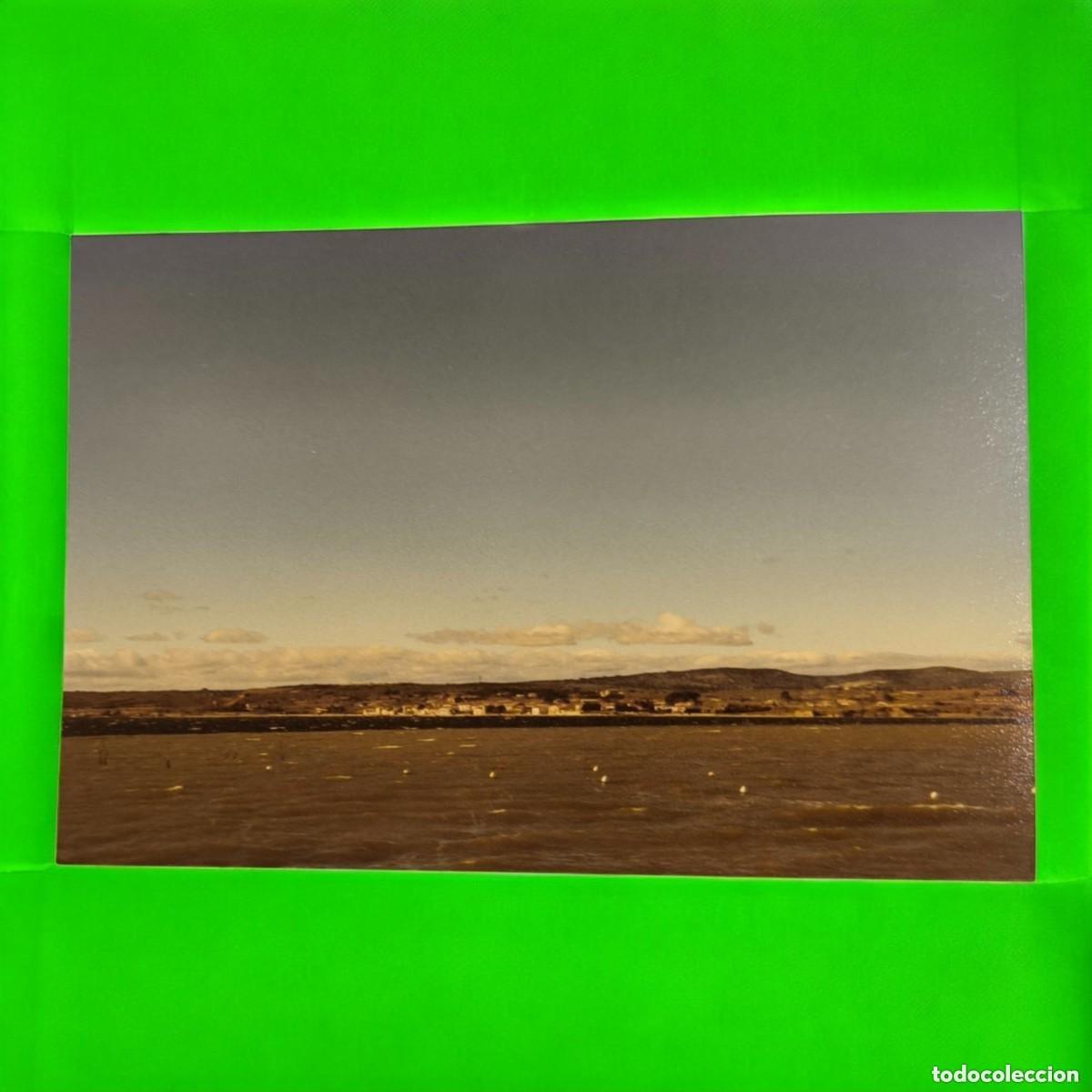 Fotografia antica: Fotograf&iacute;a Vintage En Color &ndash; Horizonte Costero Y Monta&ntilde;as Al Fondo