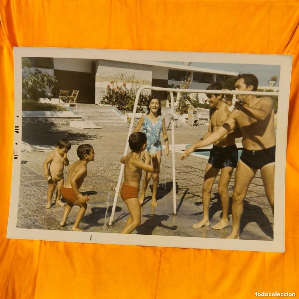 Fotografia antica: ️ Fotograf&iacute;a Antigua Familiar En Piscina &ndash; Escena De Verano Y Felicidad De Los A&ntilde;os 70