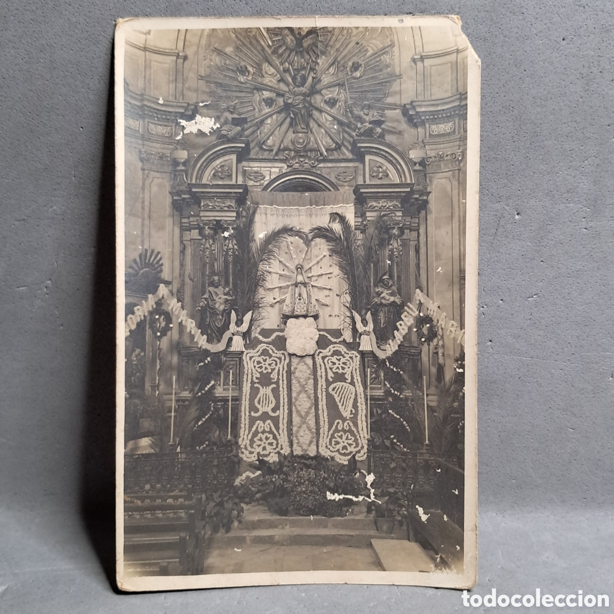 Fotograf&iacute;a antigua: Antigua fotograf&iacute;a, Altar Mayor de Santa Maria, Puigpelat, prov&iacute;ncia de Tarragona. Circa 1920