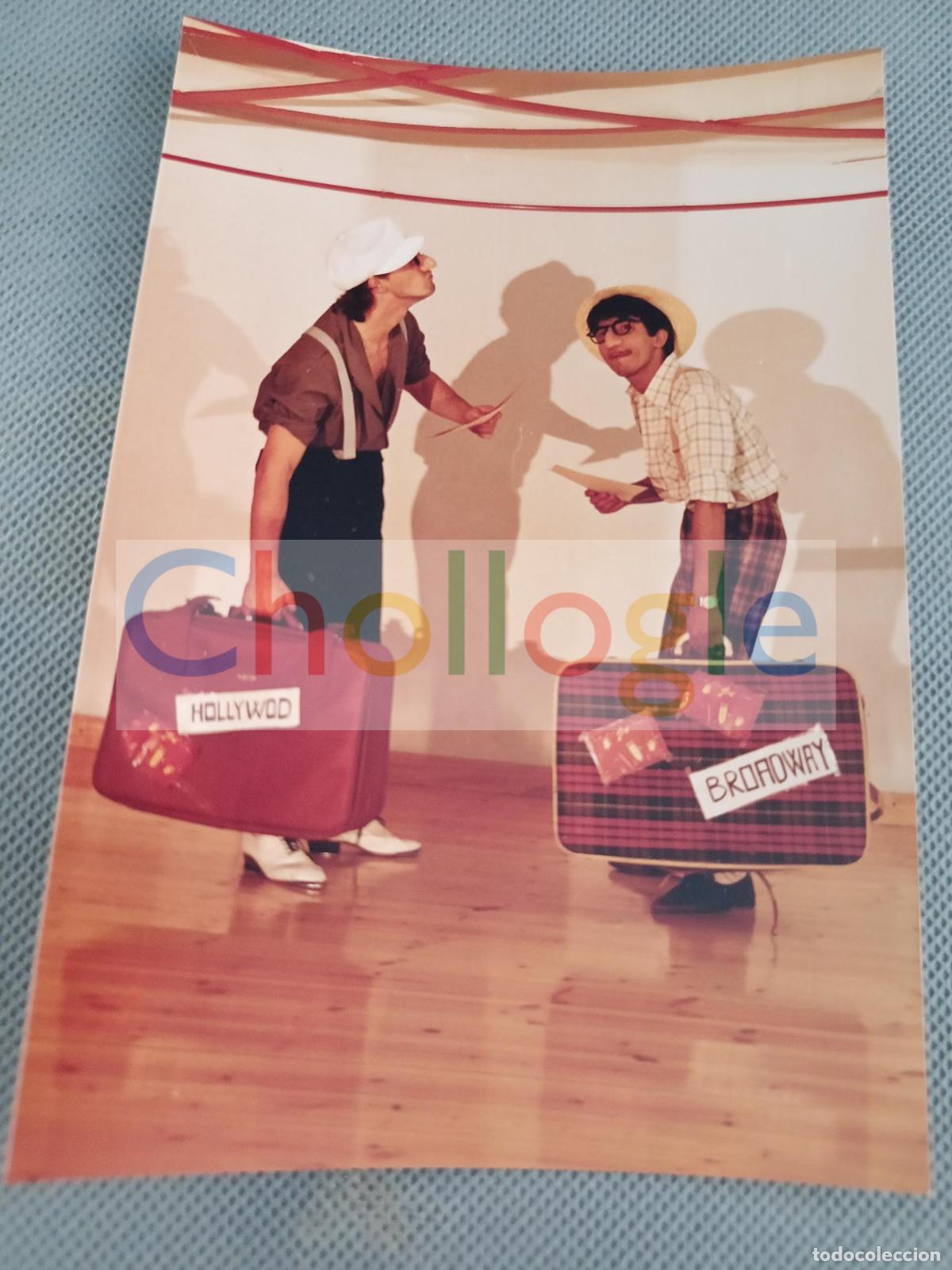 Fotograf&iacute;a antigua: Fotografia original Componentes grupo ABRACADABRA magia ilusionismo Bajo y bater&iacute;a claque