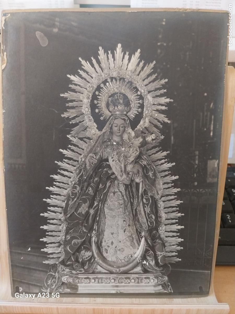 Fotograf&iacute;a antigua: ALMENDRALEJO BADAJOZ VIRGEN PIEDAD ANTIGUA FOTO VIRGEN CON NI&Ntilde;O 23.5X17.5CMS ORIGINAL