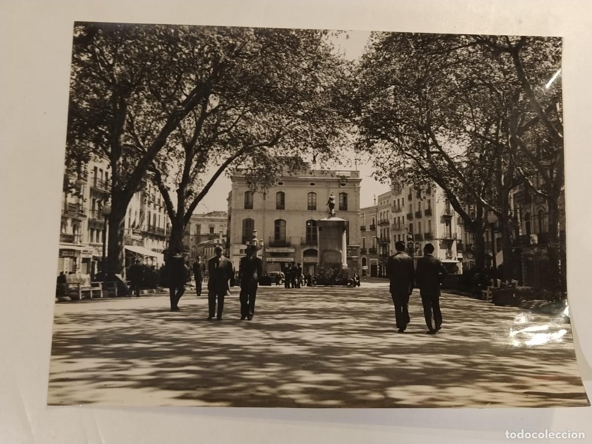 Photographie ancienne: FIGUERAS - LA RAMBLA - FOTO N. CUYAS - FOTOGRAFIA ANTIGUA DE PRENSA O EDITORIAL - 29