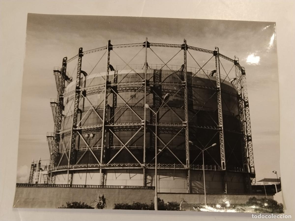 Alte Fotografie: BARCELONA - GASOMETRO - FOTO RUIZ MANENT - FOTOGRAFIA ANTIGUA DE PRENSA O EDITORIAL - 82